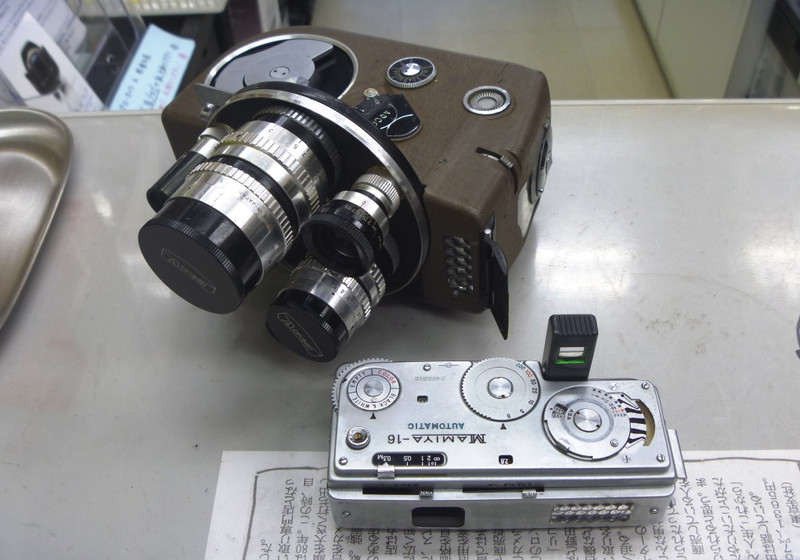 Mamiyaの古いカメラ3台セット(ジャンク) Mamiyaの古いカメラ3台セット(ジャンク) Mamiyaの古いカメラ3台