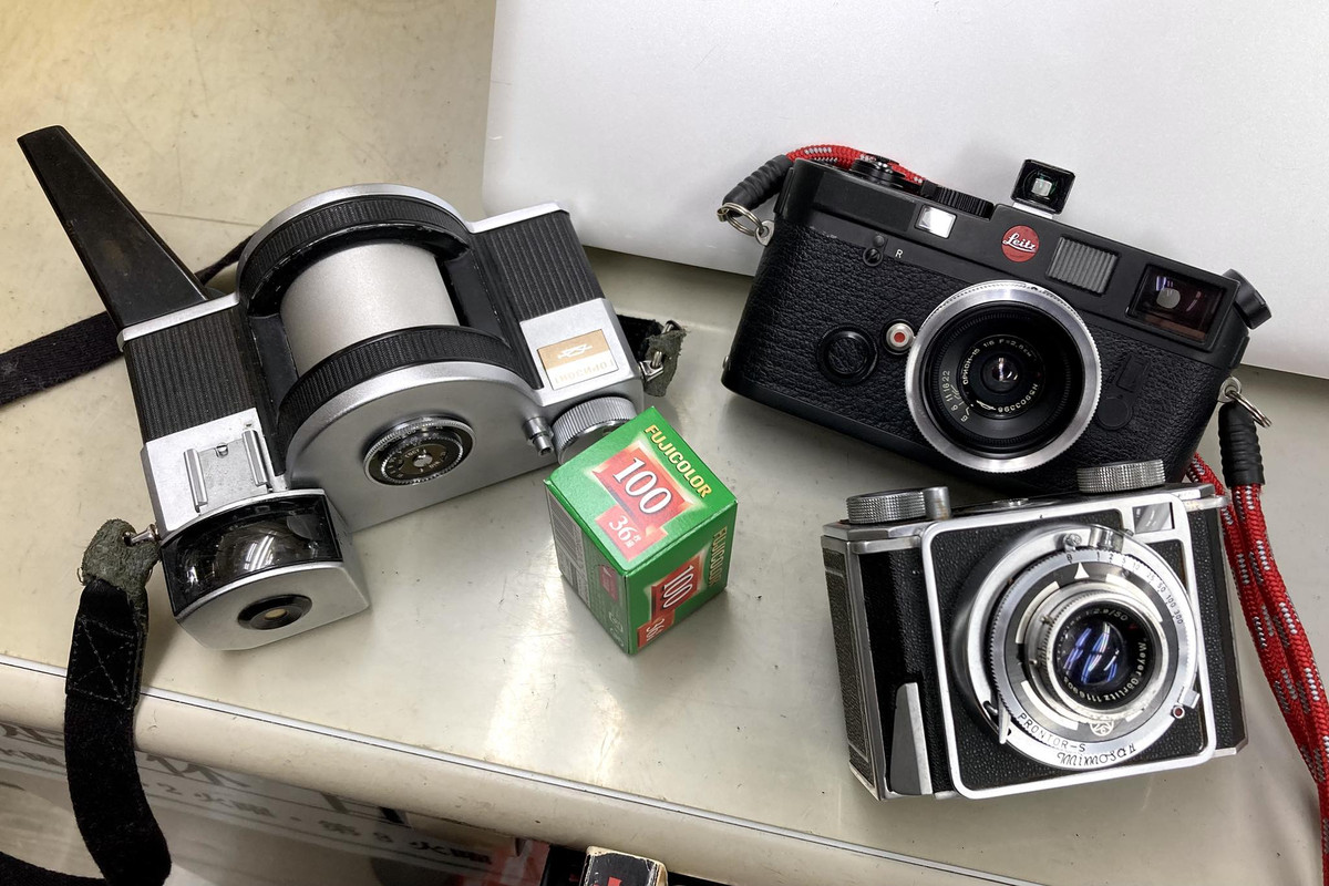 フィルムカメラ・アクセサリー まとめて ジャンク扱い 我楽多屋(中古カメラアクセサリーとジャンクカメラ): どれに