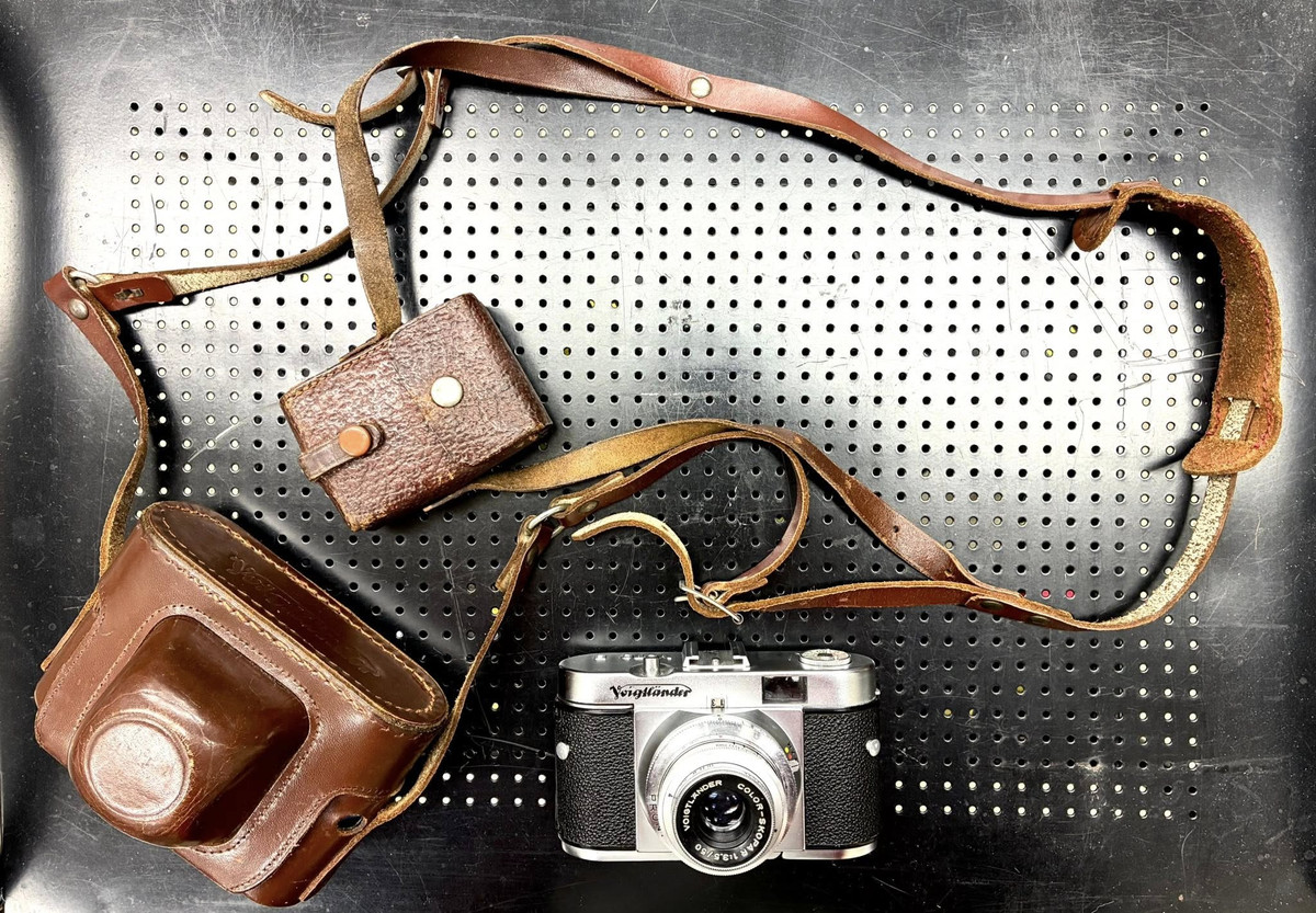 我楽多屋(中古カメラアクセサリーとジャンクカメラ): 留めちゃってる(*_*;