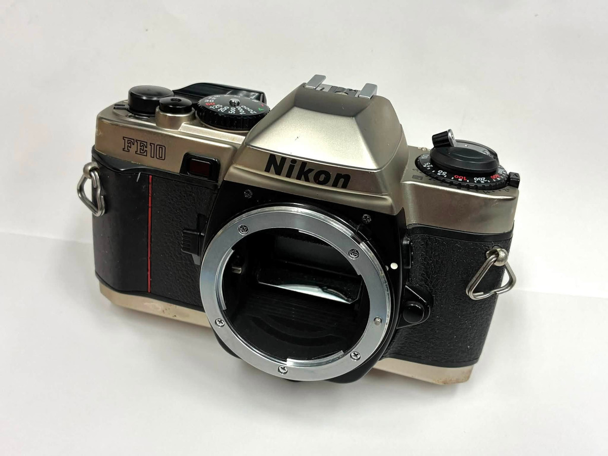 我楽多屋(中古カメラアクセサリーとジャンクカメラ): 剥がそかな